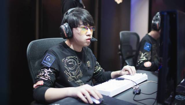 近撤离点穿 近撤离点穿